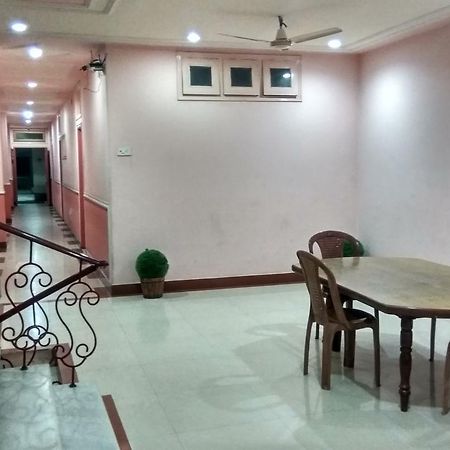 Hotel Varsa Dibrugarh Εξωτερικό φωτογραφία
