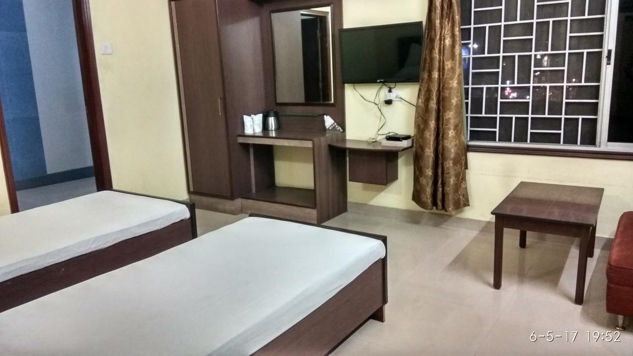Hotel Varsa Dibrugarh Εξωτερικό φωτογραφία