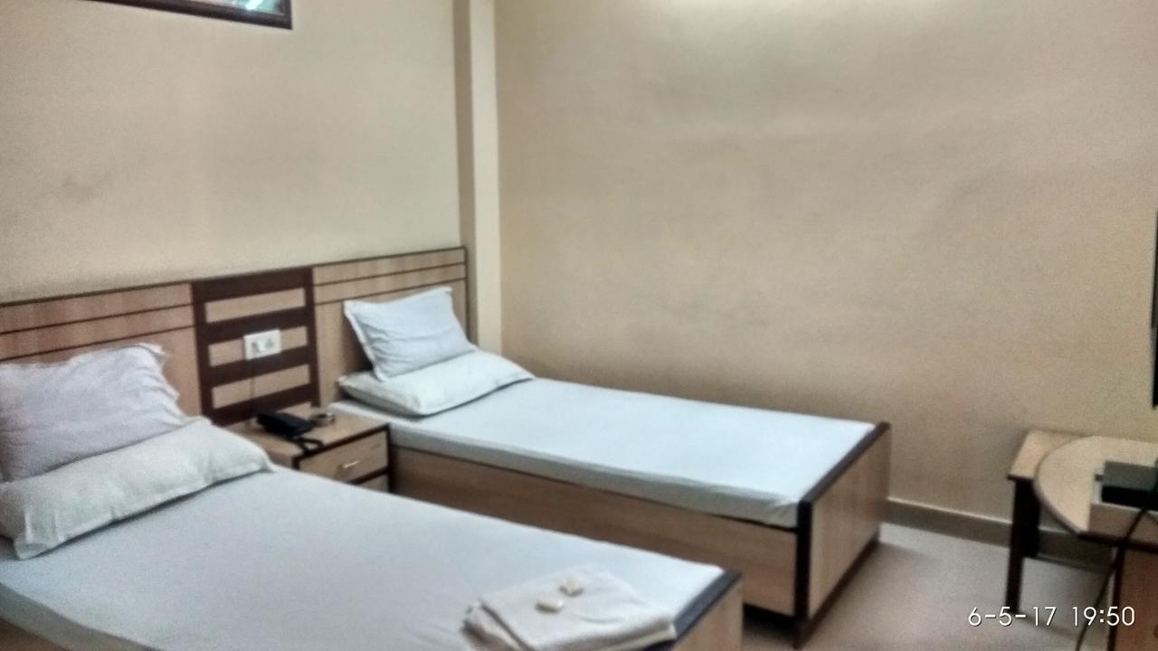 Hotel Varsa Dibrugarh Εξωτερικό φωτογραφία