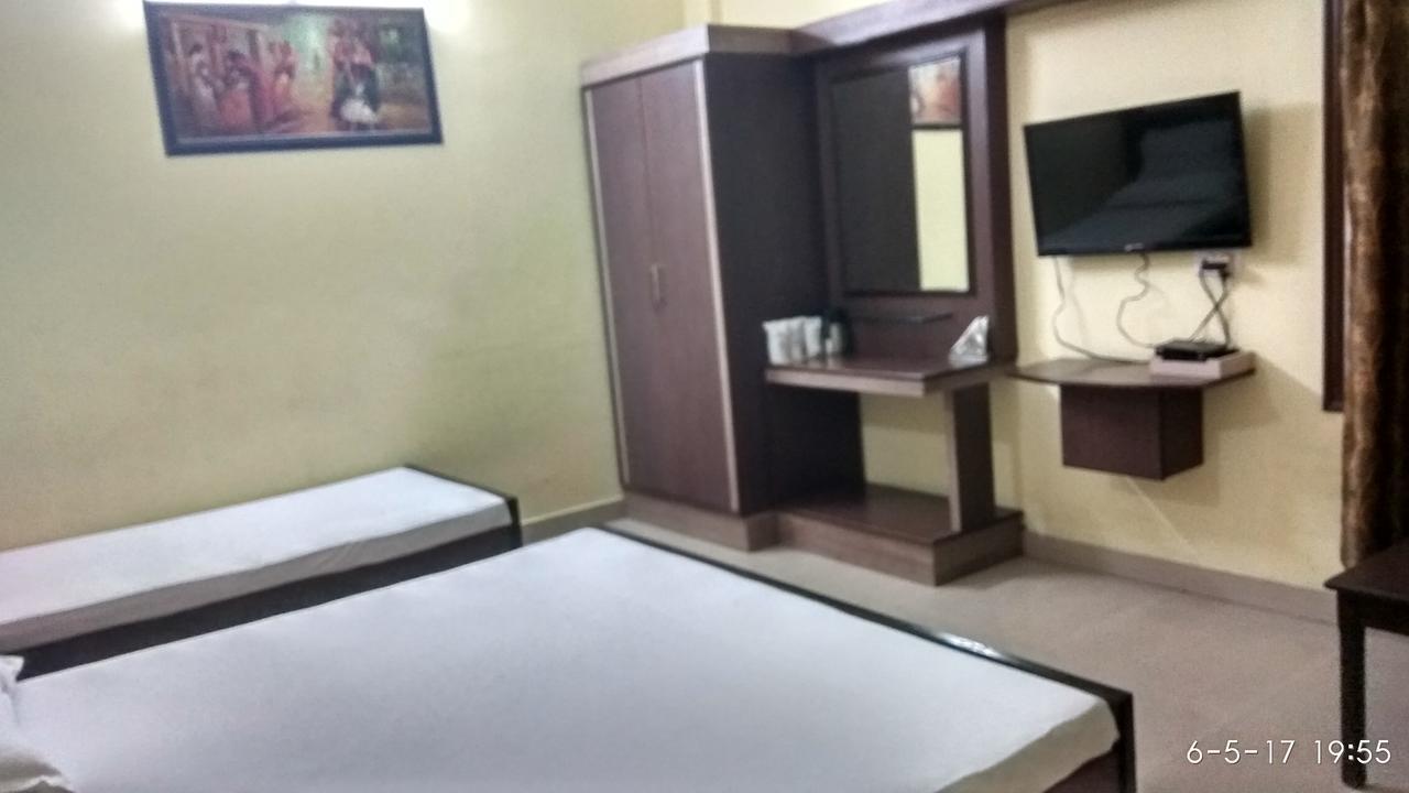 Hotel Varsa Dibrugarh Εξωτερικό φωτογραφία