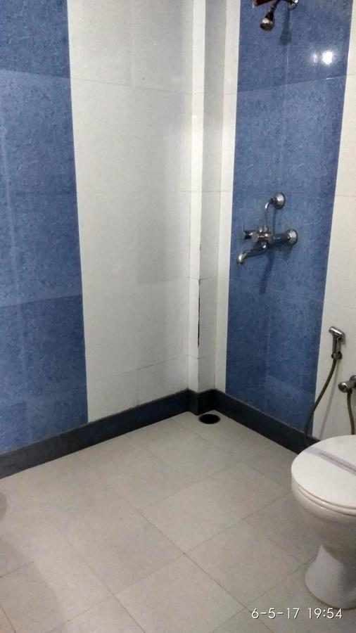 Hotel Varsa Dibrugarh Εξωτερικό φωτογραφία