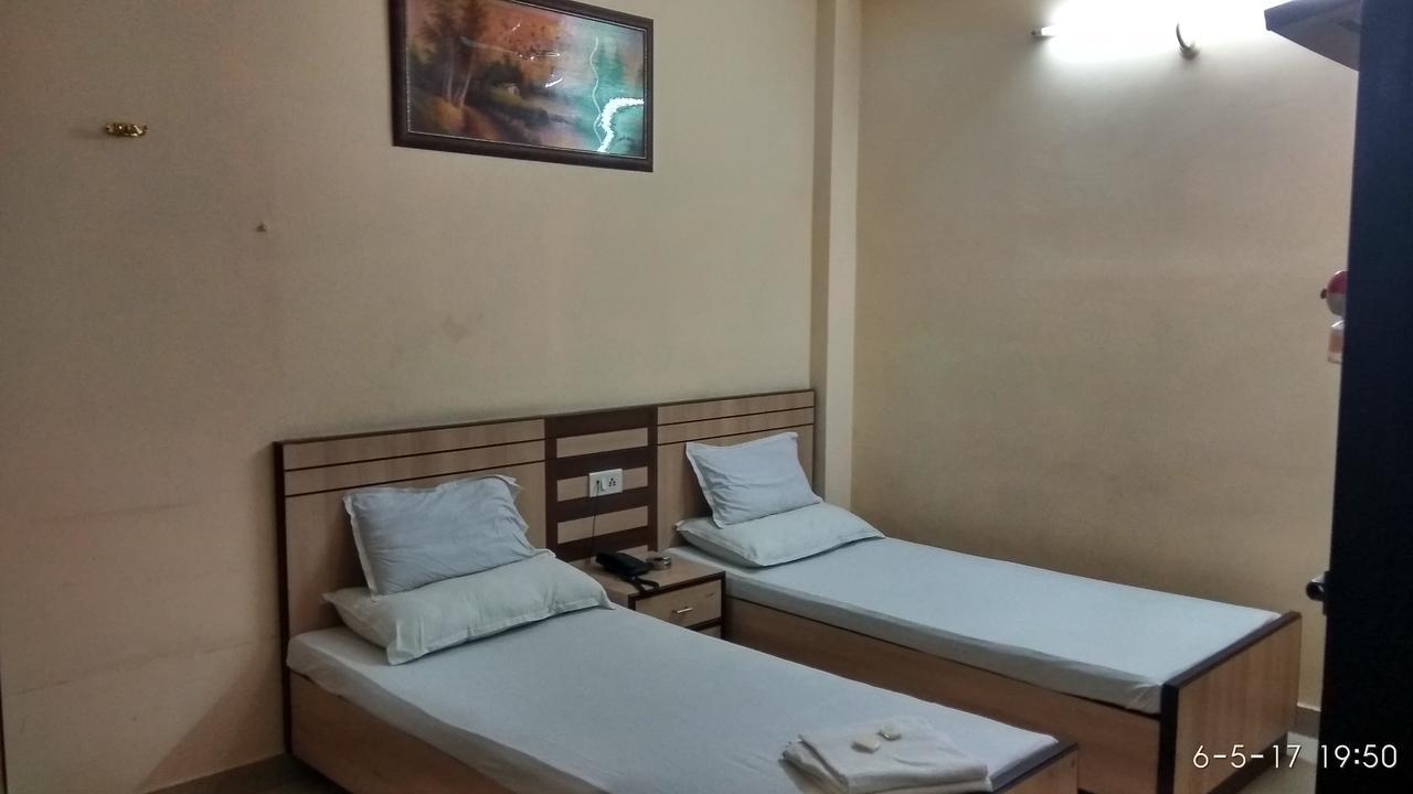 Hotel Varsa Dibrugarh Εξωτερικό φωτογραφία